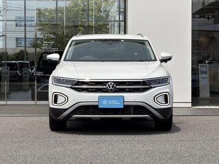 2023 Volkswagen T-Roc I Рестайлинг, белый, 1690007 рублей, вид 2