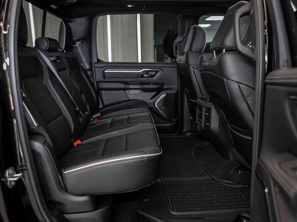 2026 Ram 1500 Crew Cab eTorque V Рестайлинг, чёрный, 12090317 рублей - вид 21