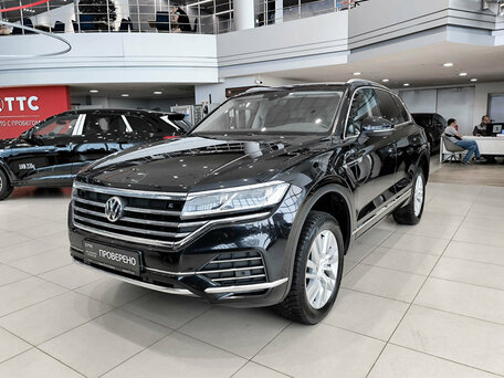 2020 Volkswagen Touareg III, чёрный, 4250000 рублей, вид 1