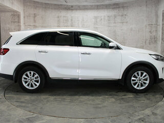 2020 Kia Sorento III Prime Рестайлинг, белый, 2664000 рублей, вид 4