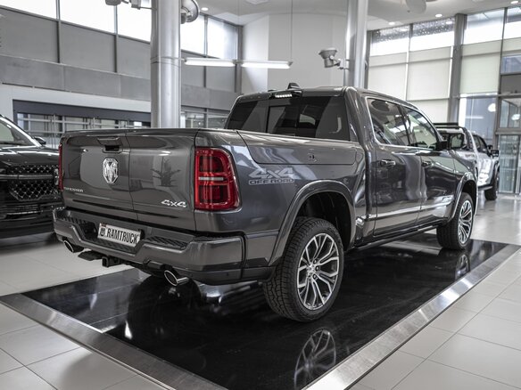 2026 Ram 1500 Crew Cab V Рестайлинг, серый, 11469084 рублей - вид 9