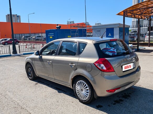 2010 Kia Ceed I Рестайлинг, серебристый, 750000 рублей - вид 5