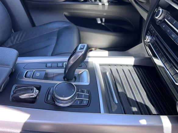 2017 BMW X5 25d III (F15), серый, 5300000 рублей - вид 21
