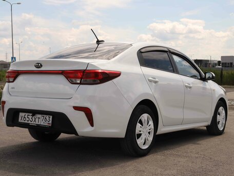 2019 Kia Rio IV, белый, 1186000 рублей, вид 5