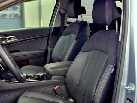 2023 Kia Sportage SWB V, серый, 3233000 рублей, вид 5