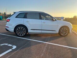 2020 Audi Q7 55 TFSI II (4M) Рестайлинг, белый, 6200000 рублей, вид 4