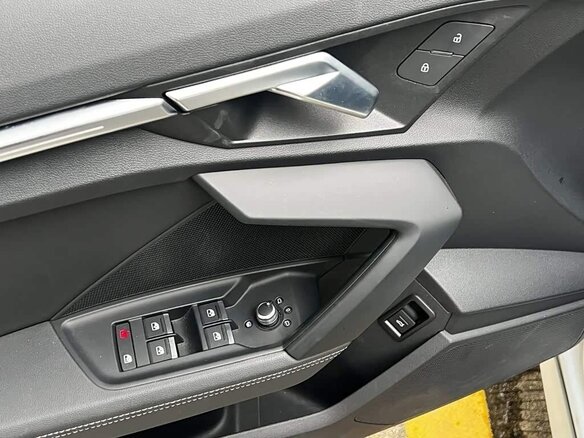 2024 Audi A3 Sportback 35 TFSI IV (8Y), белый, 1750000 рублей - вид 13