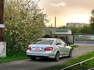 2011 Mercedes-Benz E-Класс 200 7G-Tronic IV (W212, S212, C207), серебристый, 1350000 рублей, вид 4