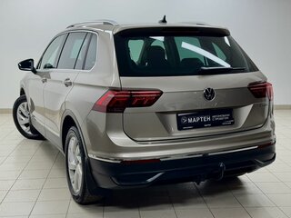 2021 Volkswagen Tiguan II Рестайлинг, коричневый, 2570000 рублей, вид 4