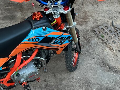 2023 Kayo Evolution YX140EM, оранжевый, 90000 рублей, вид 4