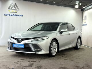 Toyota Camry VIII (XV70)