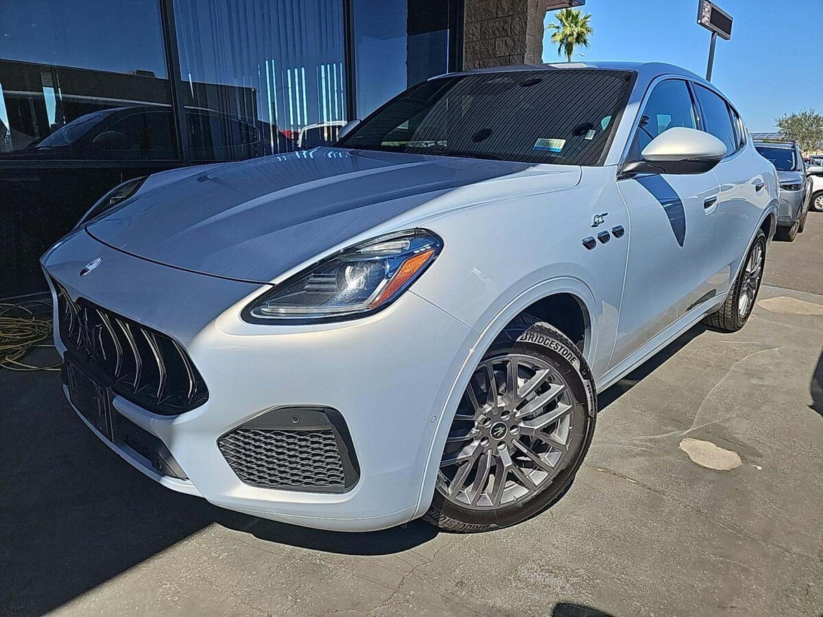 Открыть фотографии: Maserati Grecale