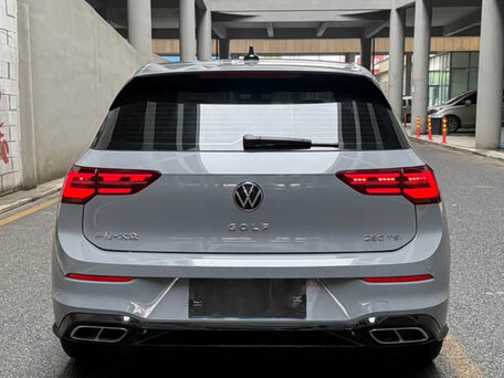 2023 Volkswagen Golf VIII, серый, 1649000 рублей, вид 5