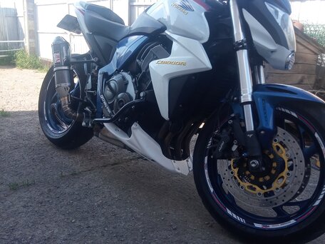 2009 Honda CB 1000R, белый, 550000 рублей, вид 4