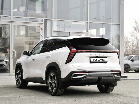 2026 Geely Atlas II, белый, 3909990 рублей - вид 5
