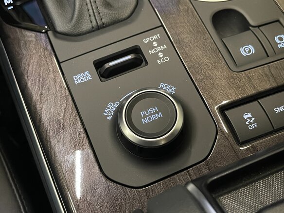 2026 Toyota Highlander IV (XU70), чёрный - вид 18