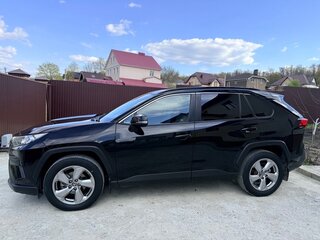 2020 Toyota RAV4 V (XA50), чёрный, 3400000 рублей, вид 3