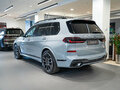 2025 BMW X7 40d I (G07) Рестайлинг, серый - вид 4