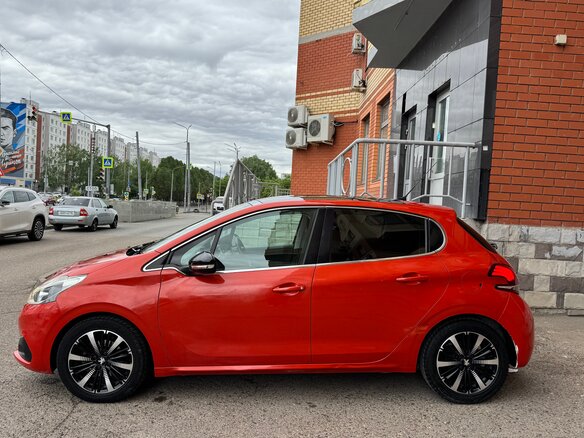 2017 Peugeot 208 I Рестайлинг, оранжевый, 1200000 рублей - вид 5