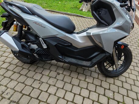 2023 Honda ADV160, серый, 490000 рублей, вид 3