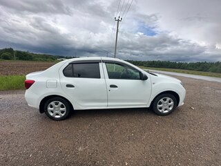 2015 Renault Logan II, белый, 520000 рублей, вид 4
