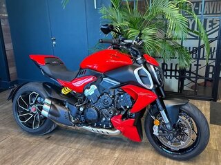 2023 Ducati Diavel V4, красный, 2700000 рублей, вид 1