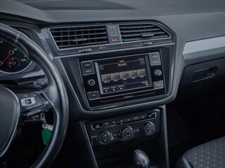 2018 Volkswagen Tiguan II, белый, 1890000 рублей, вид 5