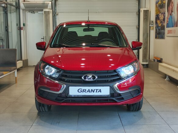 2026 Lada (ВАЗ) Granta I Рестайлинг, красный, 1114000 рублей - вид 2
