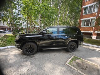 2020 Toyota Land Cruiser Prado 150 Series Рестайлинг 3, чёрный, 8005000 рублей, вид 5