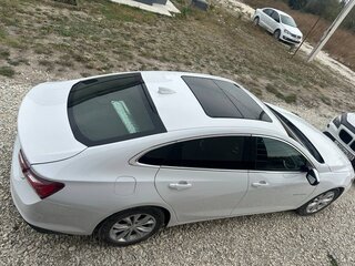 2019 Chevrolet Malibu IX Рестайлинг, белый, 1300000 рублей, вид 5