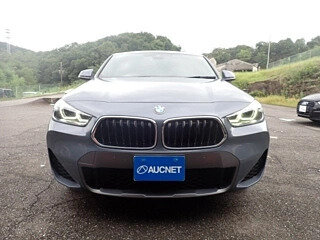 2021 BMW X2 sDrive18i I (F39), серебристый, 1599777 рублей - вид 1