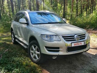 2008 Volkswagen Touareg I Рестайлинг, серебристый, 1000000 рублей, вид 2
