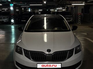 2017 Skoda Octavia III (A7) Рестайлинг, белый, 650000 рублей, вид 3