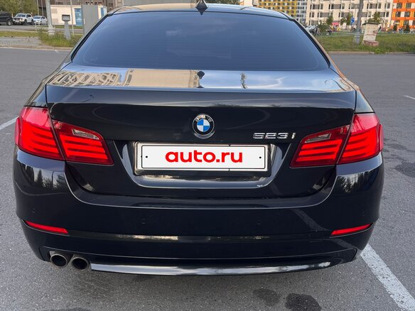 2010 BMW 5 серии 523i VI (F10/F11/F07), чёрный, 1500000 рублей - вид 11