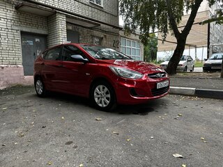 2013 Hyundai Solaris I, красный, 860000 рублей, вид 3