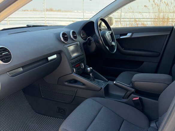 2011 Audi A3 II (8P) Рестайлинг 2, белый, 780000 рублей - вид 6