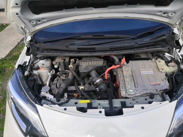 2018 Nissan Note Nismo S e-Power II Рестайлинг, белый, 1420000 рублей - вид 9