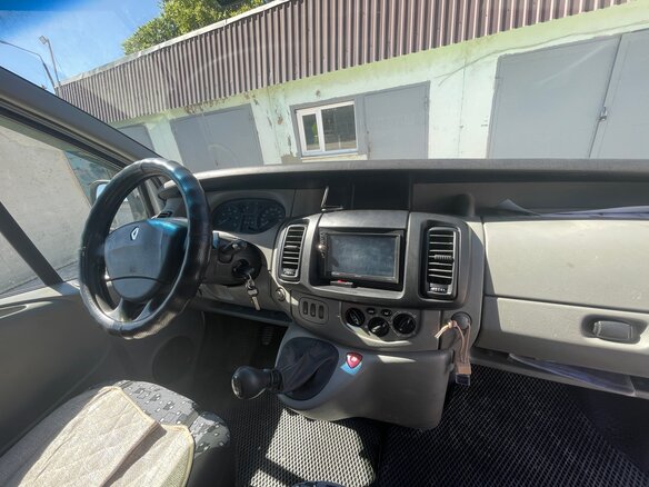 2004 Renault Trafic II, белый, 1600000 рублей - вид 6