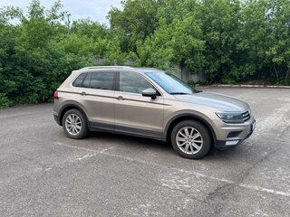 2017 Volkswagen Tiguan II, бежевый, 2150000 рублей, вид 4