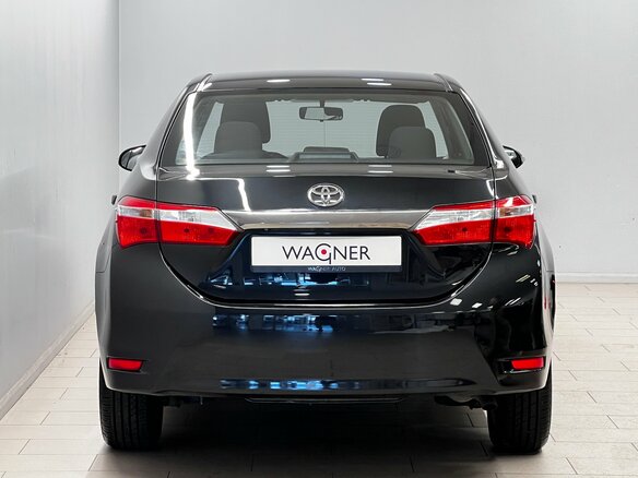 2015 Toyota Corolla XI (E160, E170, E180), чёрный - вид 3