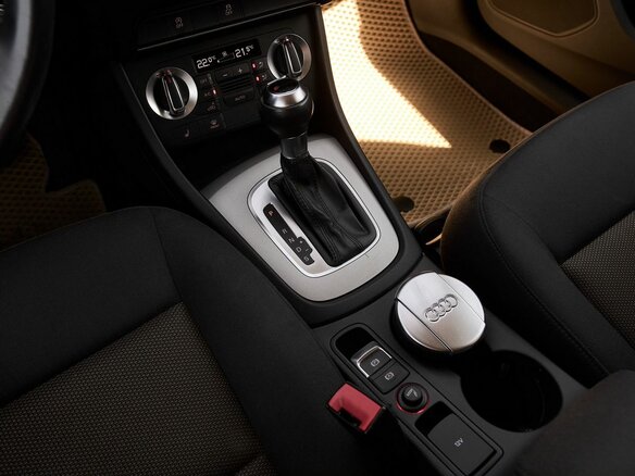 2014 Audi Q3 I (8U), красный - вид 11