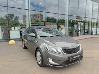 2014 Kia Rio 6-speed III, серый, 754000 рублей, вид 3