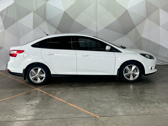 2013 Ford Focus III, белый, 650000 рублей - вид 6