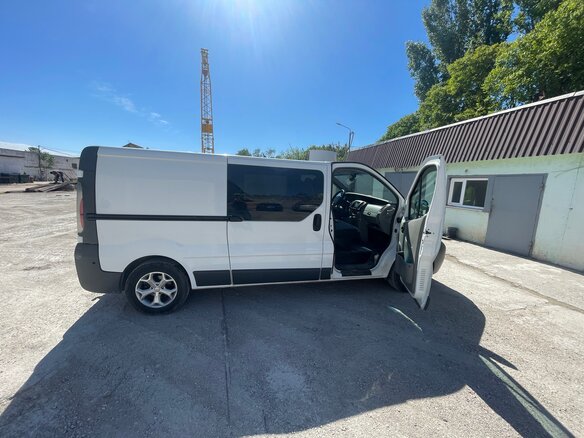 2004 Renault Trafic II, белый, 1600000 рублей - вид 5