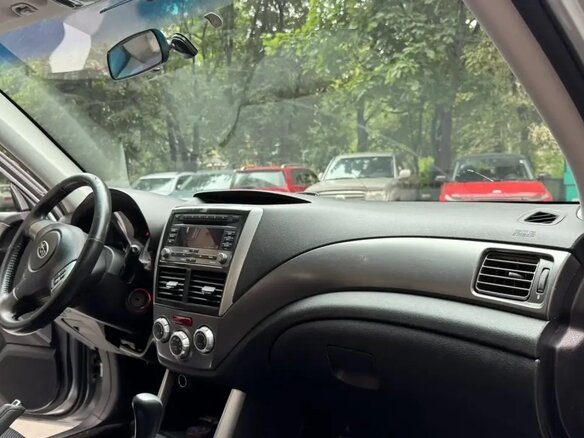 2011 Subaru Forester III Рестайлинг, серебристый, 1050000 рублей - вид 7