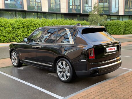 2022 Rolls-Royce Cullinan I (Series I), коричневый, 27650000 рублей, вид 3