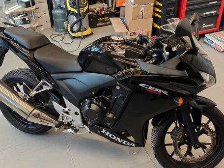 2013 Honda CBR 400R, чёрный, 555555 рублей, вид 3