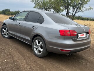 2014 Volkswagen Jetta VI Рестайлинг, серый, 1100000 рублей, вид 3
