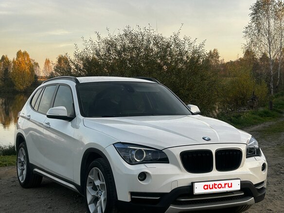 2012 BMW X1 20i I (E84) Рестайлинг, белый, 1680000 рублей - вид 2