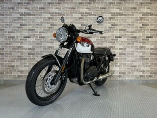 2021 Triumph Bonneville T100, красный, 992000 рублей, вид 2